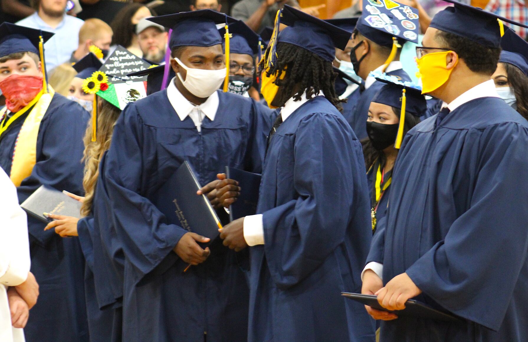 Class of 2021 cheers after year of trials